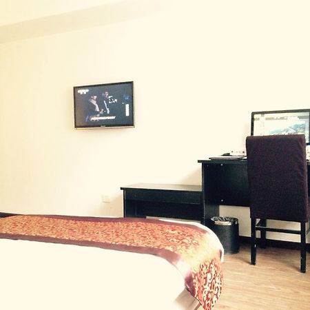 Super 8 Beijing Chaoyang Road Xinglong Hotel Exterior photo